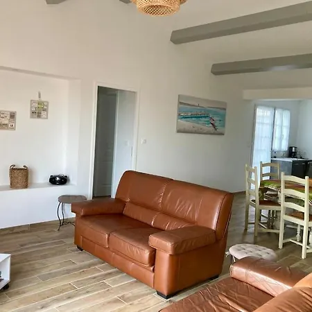 Maison Neuve 3 Chambres, A Proximite Holiday home La Micheliere