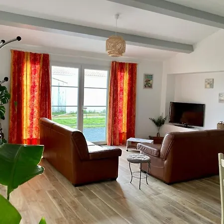 Maison Neuve 3 Chambres, A Proximite Holiday home La Micheliere